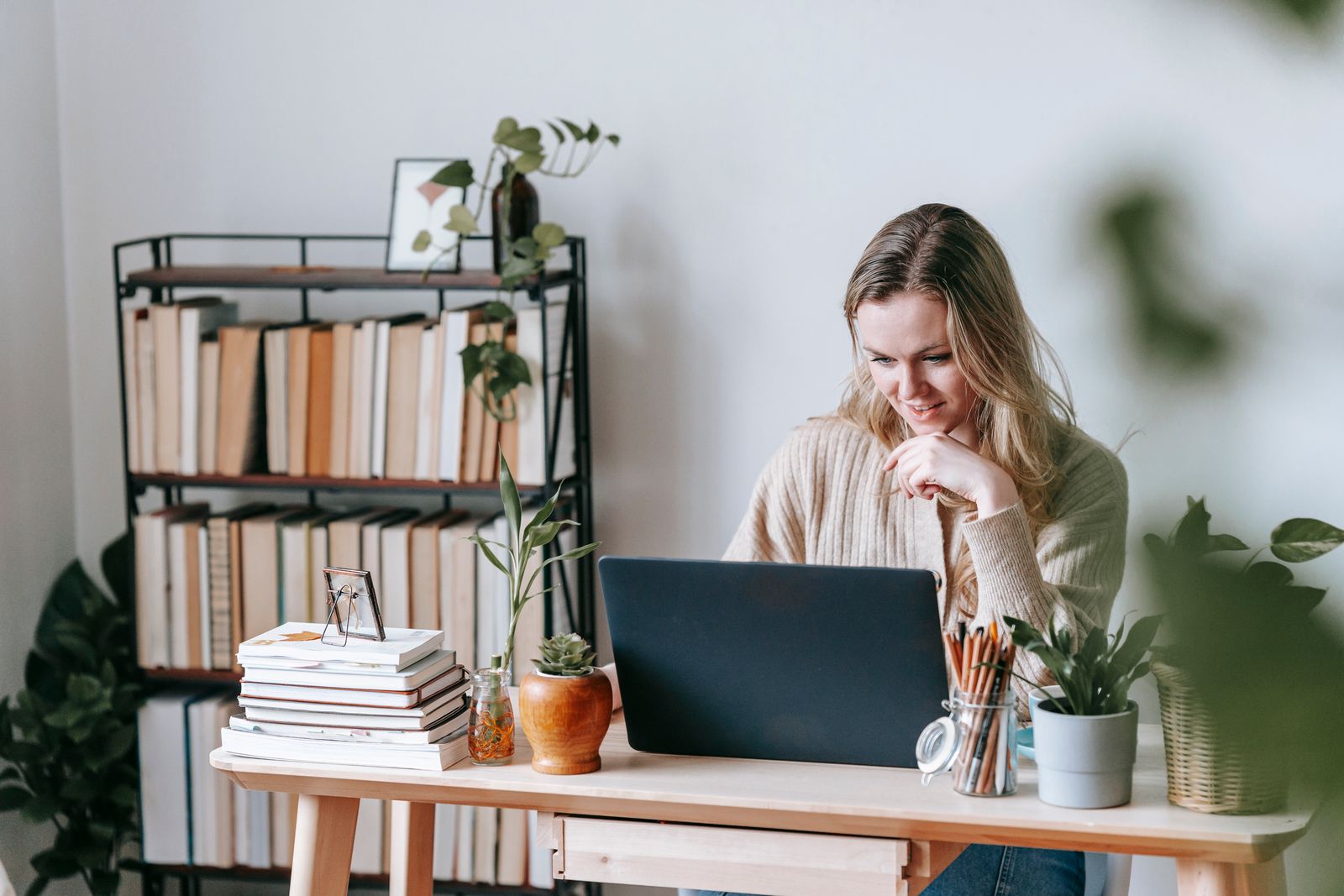 Content strategist optimising a web page for search